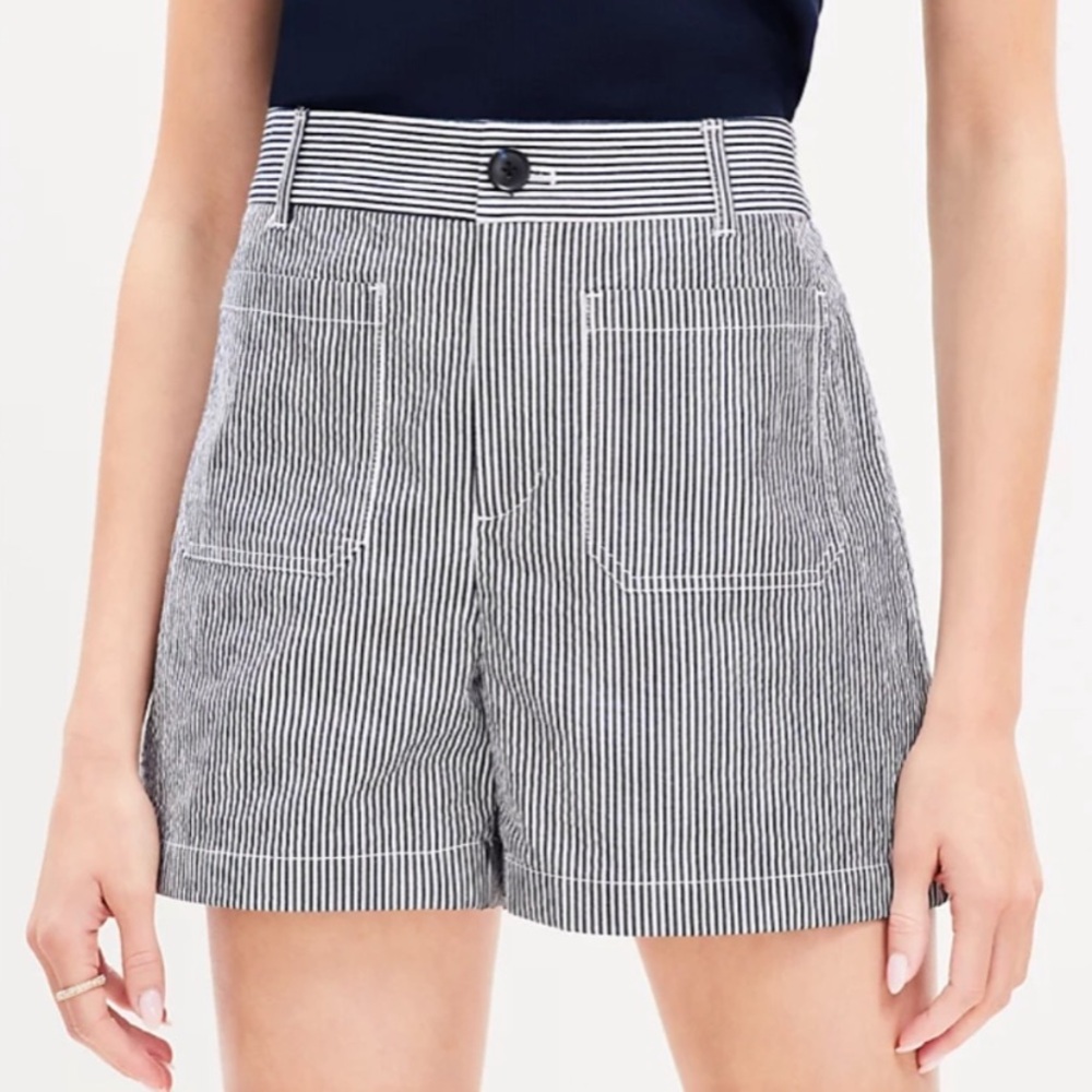 LOFT Palmer Shorts Seersucker Stripe Beach Nautical Summer Size 4 NWT - Picture 2 of 4